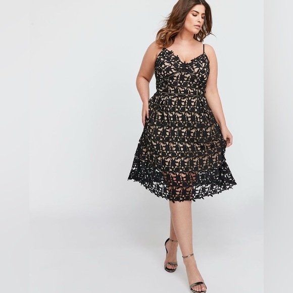 City Chic Floral Lace Dress Navy Blue Wedding Victorian Dark Romantic Plus Sz 16 - Picture 2 of 12